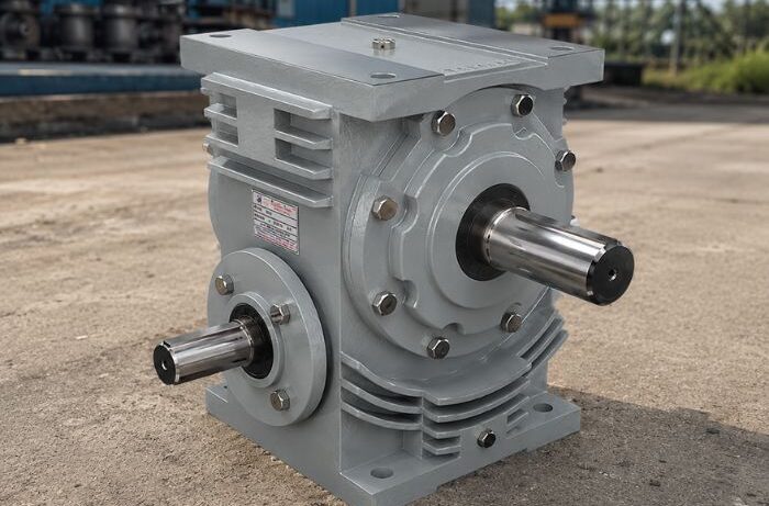 Industrial gearbox selection guide showing Worm Reduction Gearbox and Helical Gearbox applications